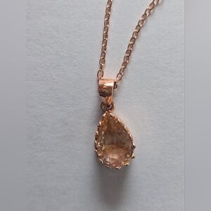 Elegant Rose Gold Pendant Necklace